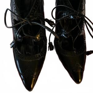Tory Burch Hawthorn Black Oxford/Wingtip Style Stilletto